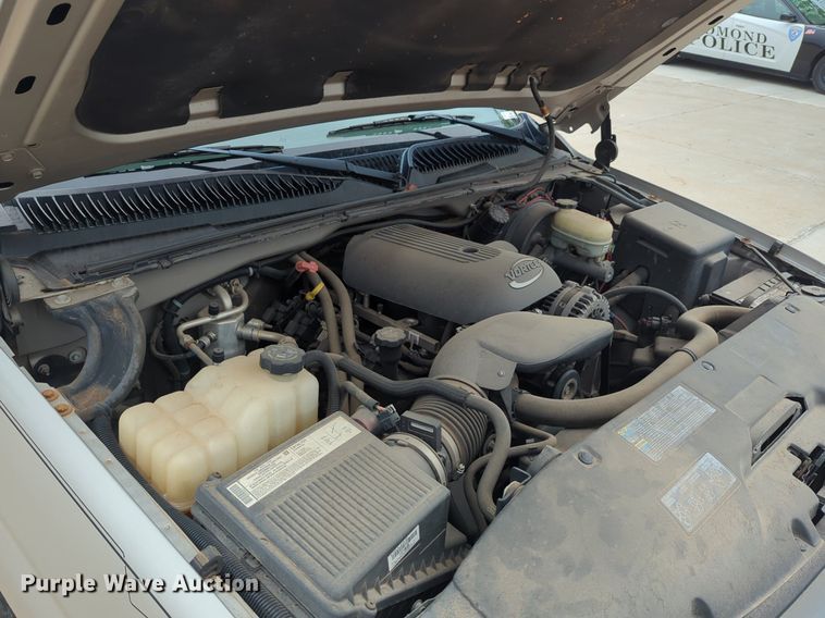 image for item LY9520 2005 GMC Sierra 1500 Ext. Cab pickup truck