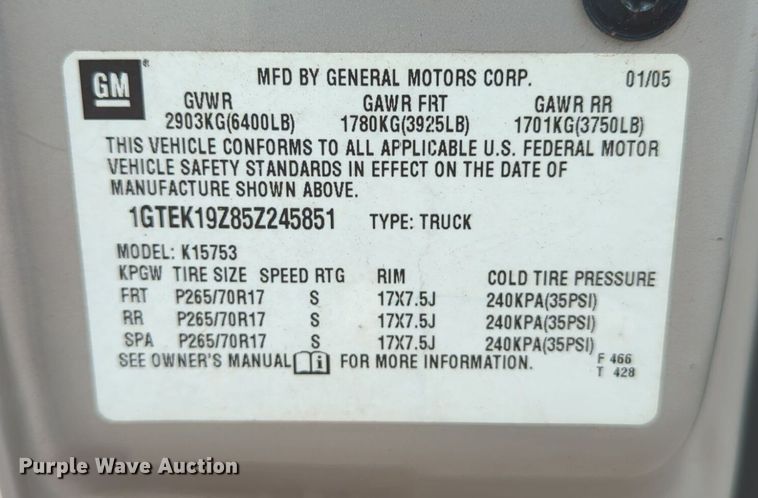 image for item LY9520 2005 GMC Sierra 1500 Ext. Cab pickup truck
