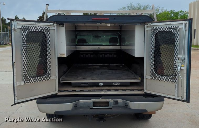 image for item LY9521 2005 GMC Sierra 1500 Ext. Cab pickup truck