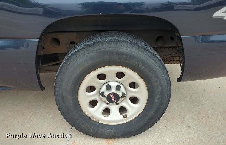 image for item LY9521 2005 GMC Sierra 1500 Ext. Cab pickup truck