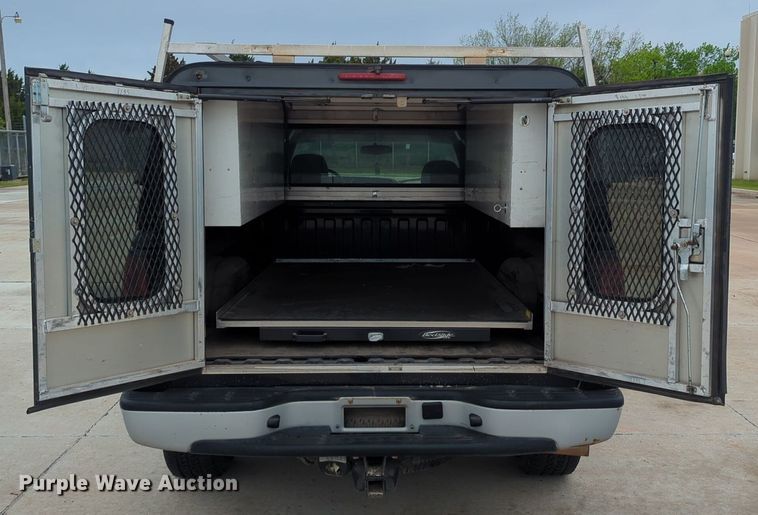image for item LY9522 2005 GMC Sierra 1500 Ext. Cab pickup truck