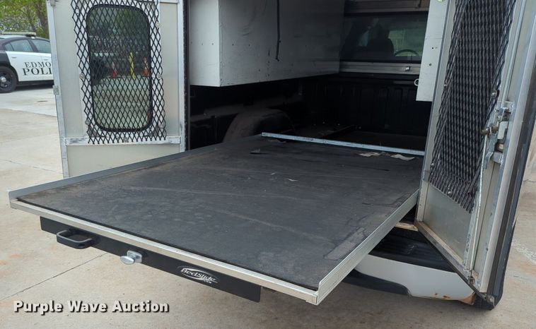 image for item LY9522 2005 GMC Sierra 1500 Ext. Cab pickup truck