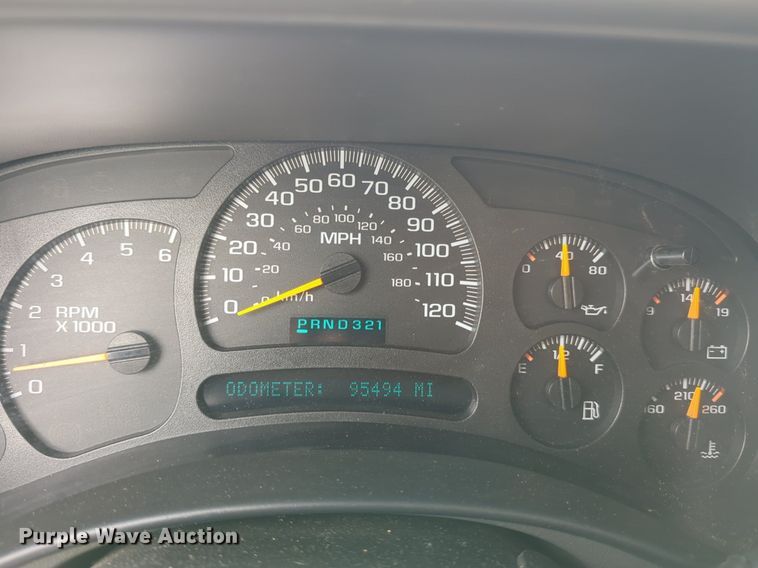image for item LY9522 2005 GMC Sierra 1500 Ext. Cab pickup truck
