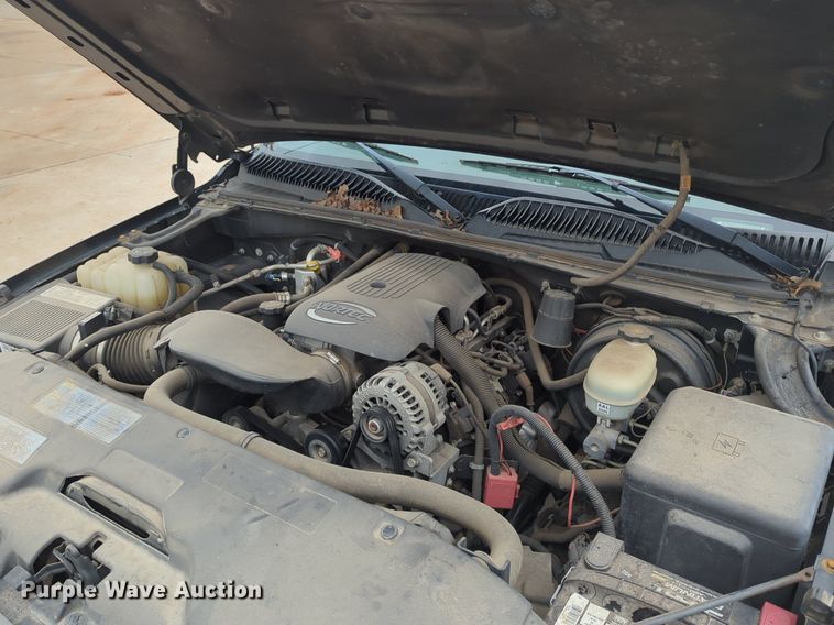 image for item LY9522 2005 GMC Sierra 1500 Ext. Cab pickup truck
