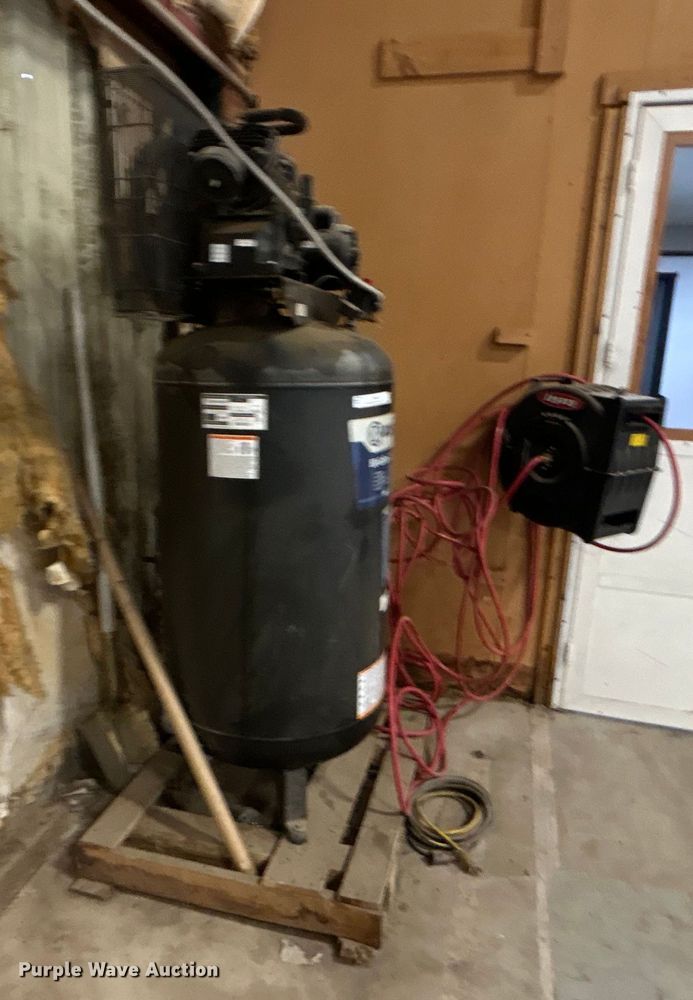 image for item NB9372 Kobalt  air compressor