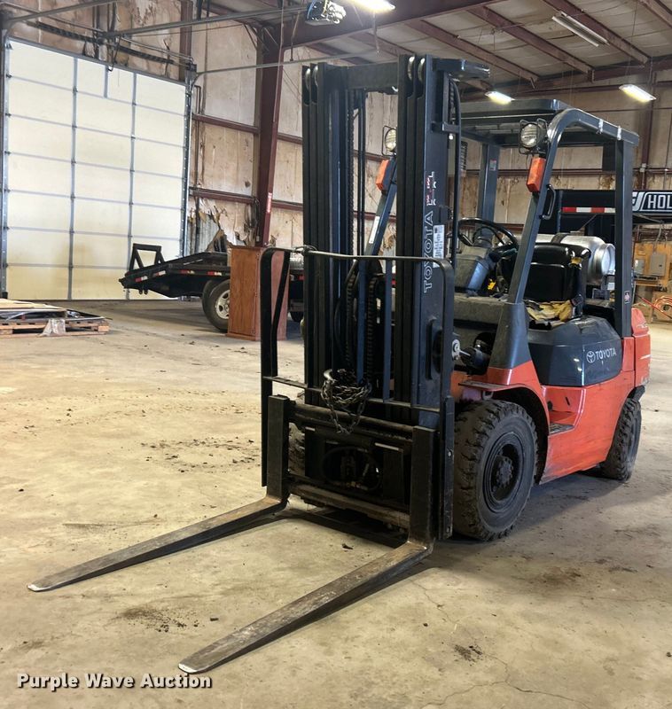 image for item NB9374 Toyota 7FGU25 forklift