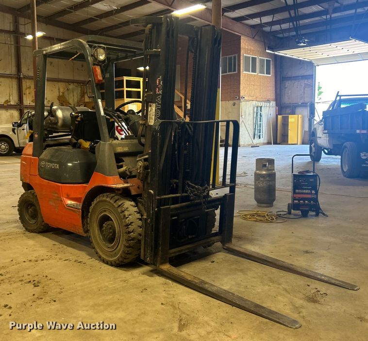 image for item NB9374 Toyota 7FGU25 forklift