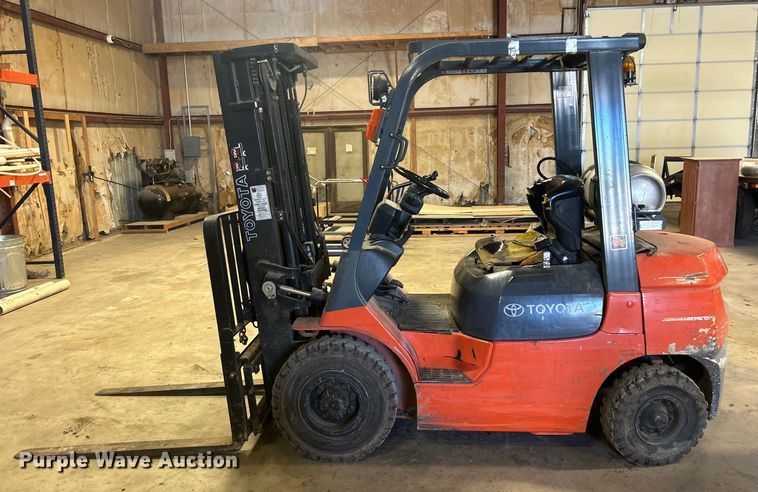 image for item NB9374 Toyota 7FGU25 forklift