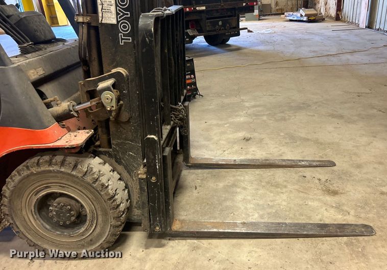 image for item NB9374 Toyota 7FGU25 forklift