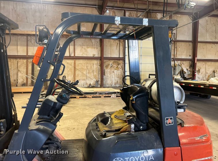 image for item NB9374 Toyota 7FGU25 forklift