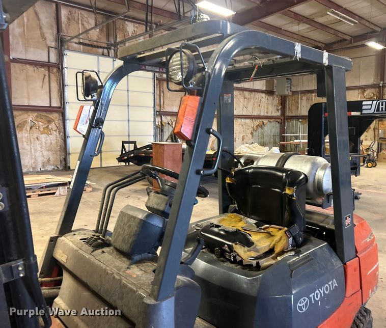 image for item NB9374 Toyota 7FGU25 forklift