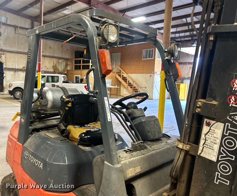image for item NB9374 Toyota 7FGU25 forklift