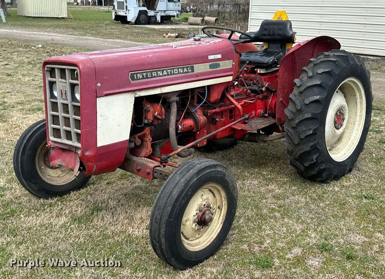 image for item ND9116 International Harvester 354 tractor