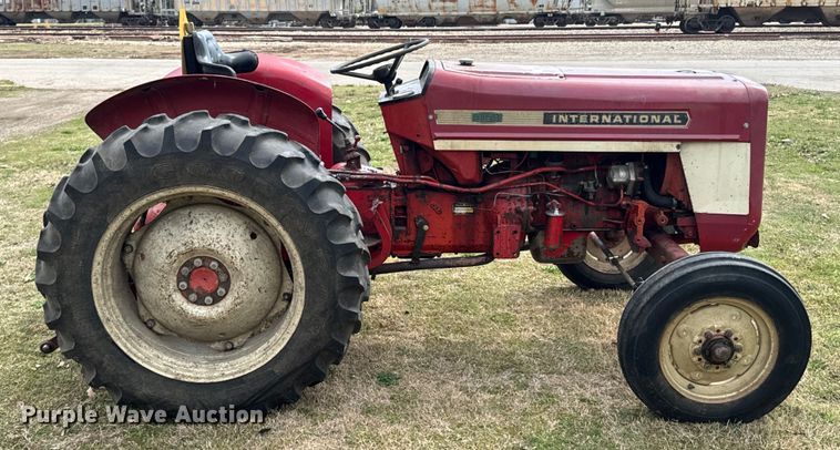 image for item ND9116 International Harvester 354 tractor