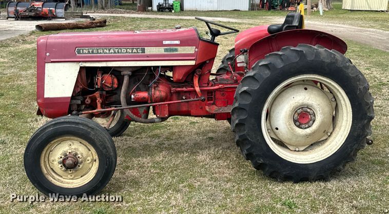 image for item ND9116 International Harvester 354 tractor