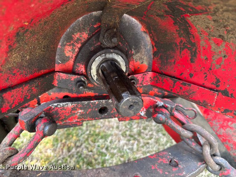 image for item ND9116 International Harvester 354 tractor