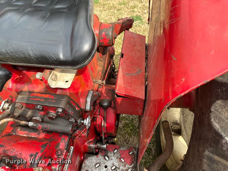 image for item ND9116 International Harvester 354 tractor