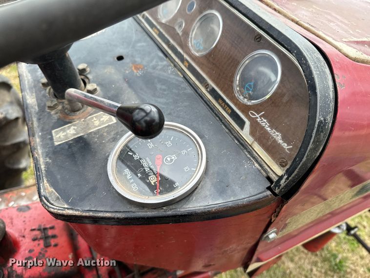 image for item ND9116 International Harvester 354 tractor