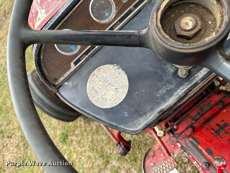 image for item ND9116 International Harvester 354 tractor