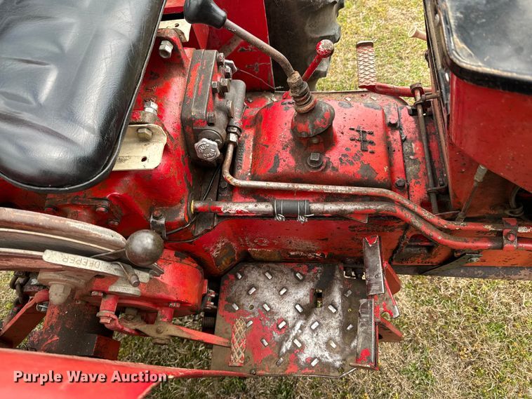 image for item ND9116 International Harvester 354 tractor