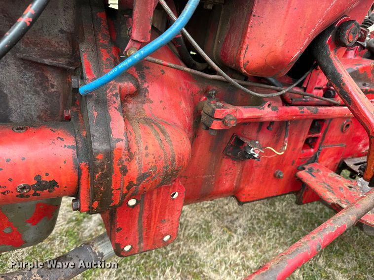 image for item ND9116 International Harvester 354 tractor