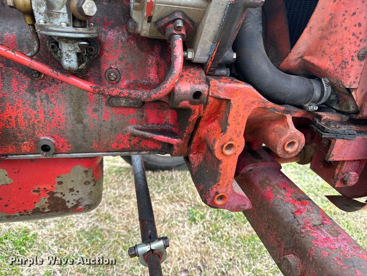 image for item ND9116 International Harvester 354 tractor