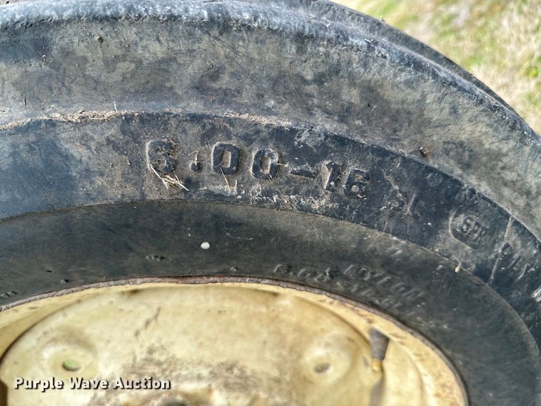 image for item ND9116 International Harvester 354 tractor