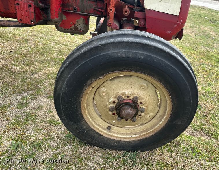 image for item ND9116 International Harvester 354 tractor