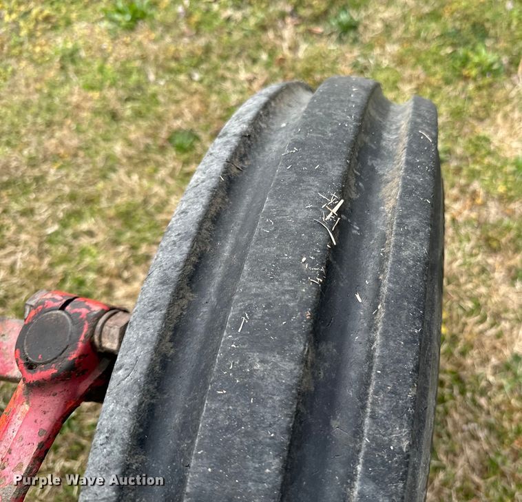 image for item ND9116 International Harvester 354 tractor