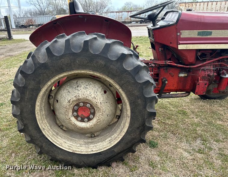 image for item ND9116 International Harvester 354 tractor