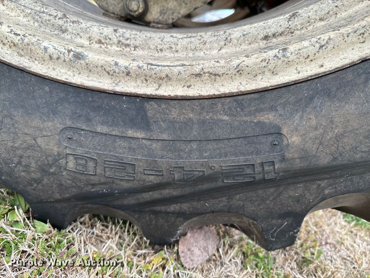 image for item ND9116 International Harvester 354 tractor