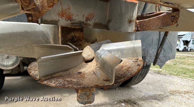 image for item ND9117 1988 GMC C7000 dump truck