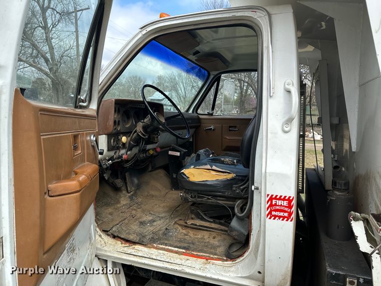 image for item ND9117 1988 GMC C7000 dump truck
