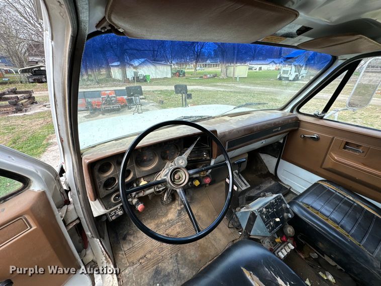 image for item ND9117 1988 GMC C7000 dump truck