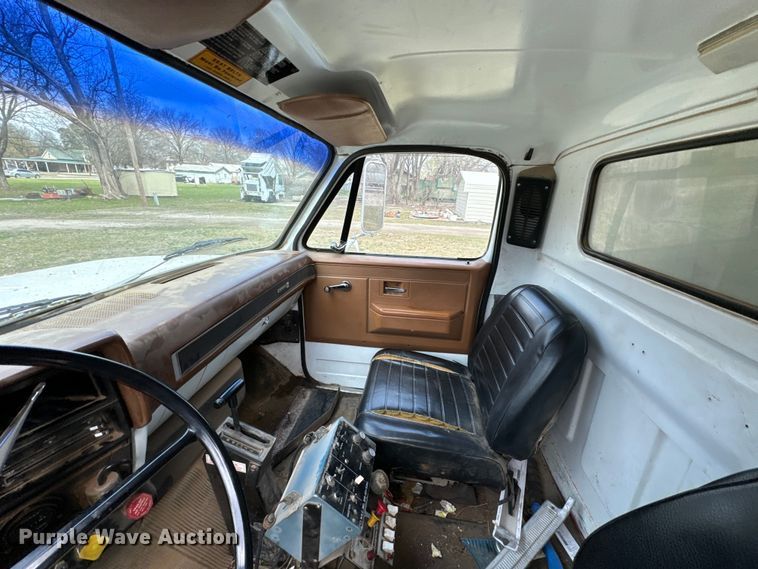 image for item ND9117 1988 GMC C7000 dump truck