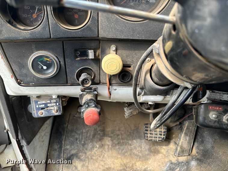 image for item ND9117 1988 GMC C7000 dump truck