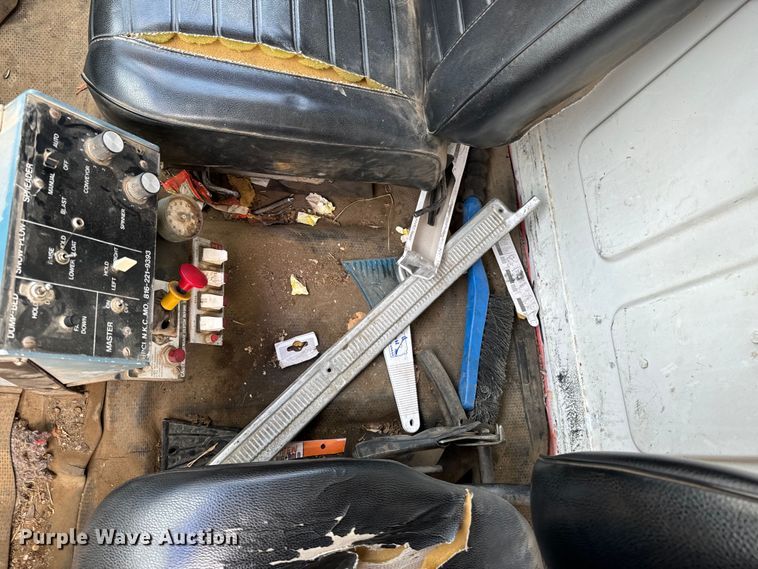 image for item ND9117 1988 GMC C7000 dump truck