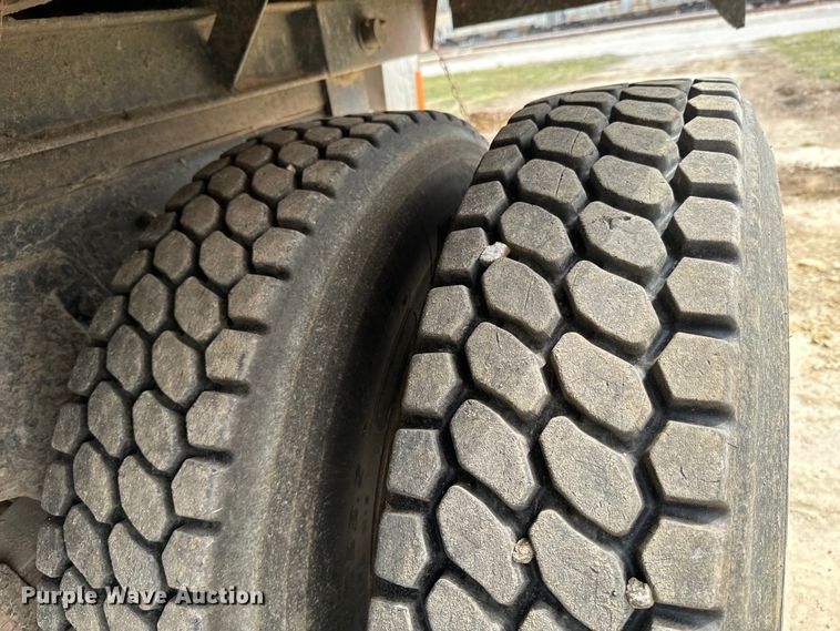 image for item ND9117 1988 GMC C7000 dump truck