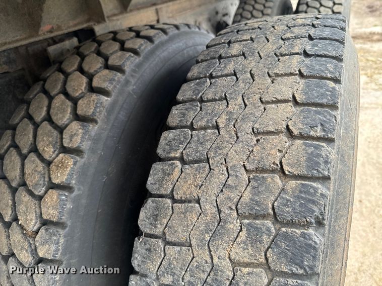 image for item ND9117 1988 GMC C7000 dump truck