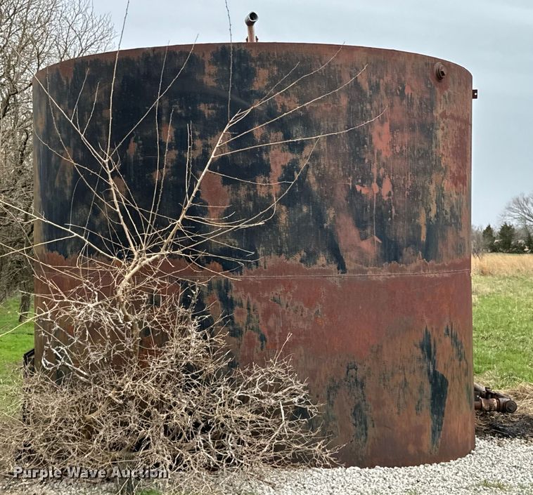image for item ND9121 (2) steel oilfield tanks