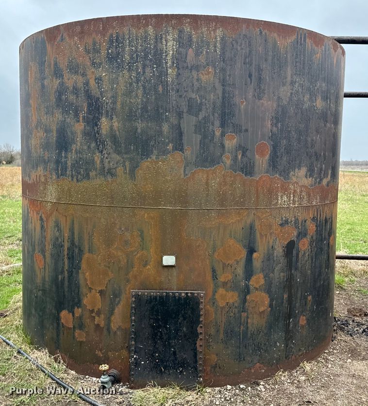 image for item ND9121 (2) steel oilfield tanks
