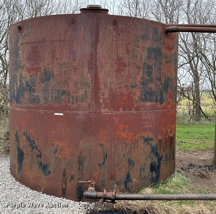 image for item ND9121 (2) steel oilfield tanks