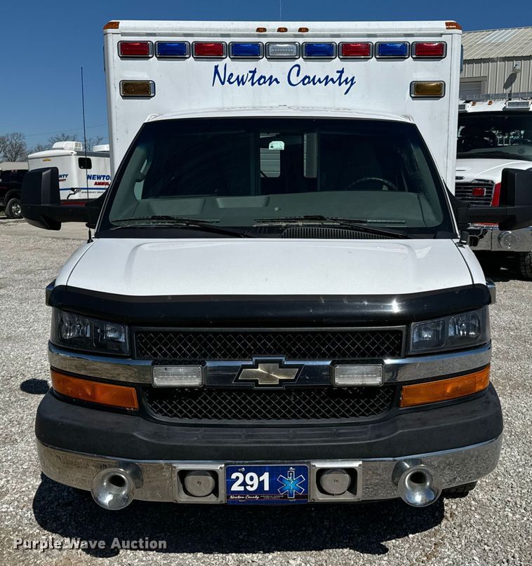 image for item ND9126 2016 Chevrolet  Express 4500 ambulance