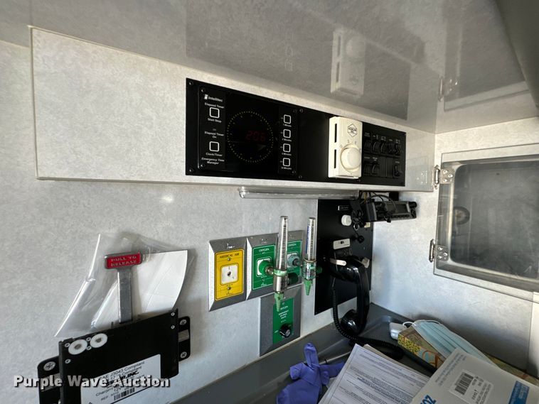 image for item ND9126 2016 Chevrolet  Express 4500 ambulance