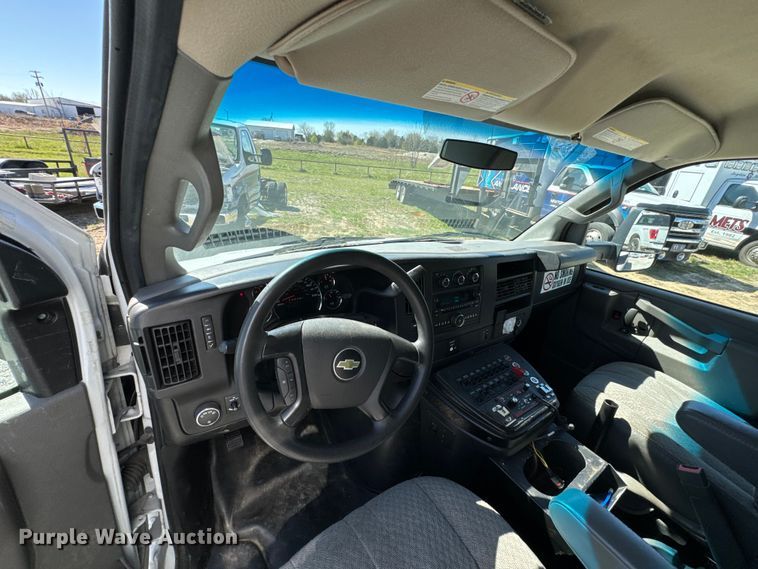 image for item ND9126 2016 Chevrolet  Express 4500 ambulance