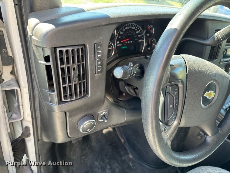 image for item ND9126 2016 Chevrolet  Express 4500 ambulance