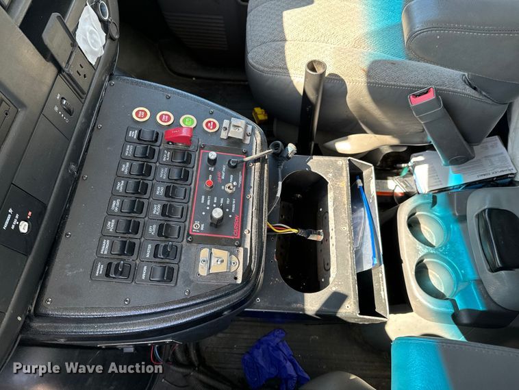 image for item ND9126 2016 Chevrolet  Express 4500 ambulance