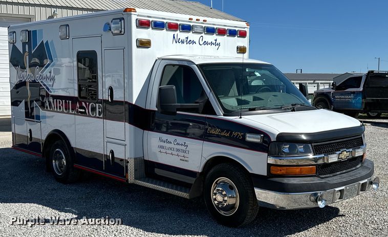 image for item ND9127 2014 Chevrolet Express 4500 ambulance