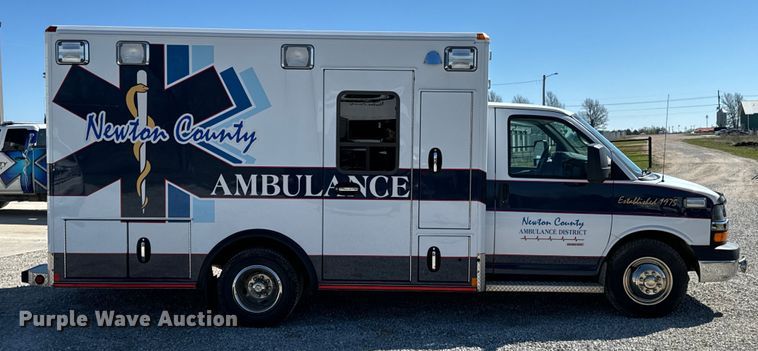 image for item ND9127 2014 Chevrolet Express 4500 ambulance