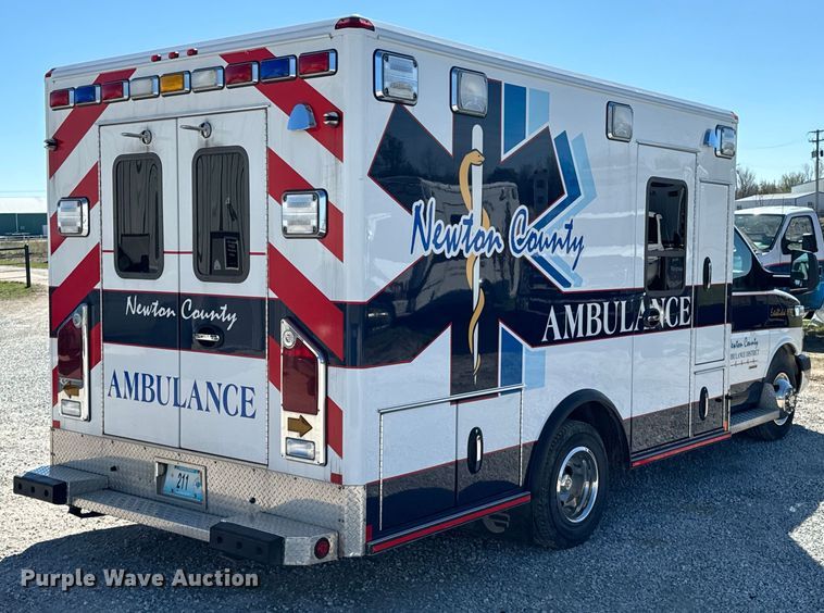 image for item ND9127 2014 Chevrolet Express 4500 ambulance